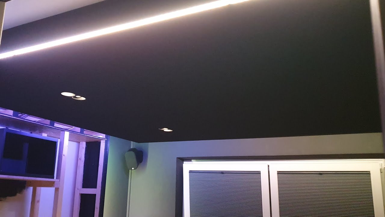 ‼️ Deckensegel im Heimkino fertiggestellt! 🎬💥Akustikstoff ist sauber eingespannt &ndash;  sieht mega aus😁💪
