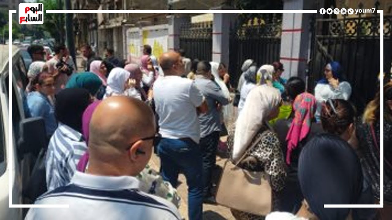 بكاء وإغماء للطلاب بلجان مدرسة قصر الدوبارة لصعوبة التاريخ