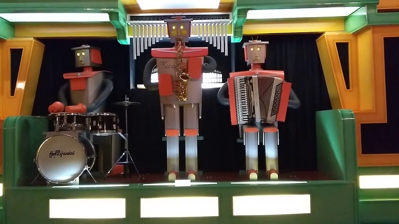 Robots play music in exhibition Robots love Music at Museum Speelklok, Utrecht