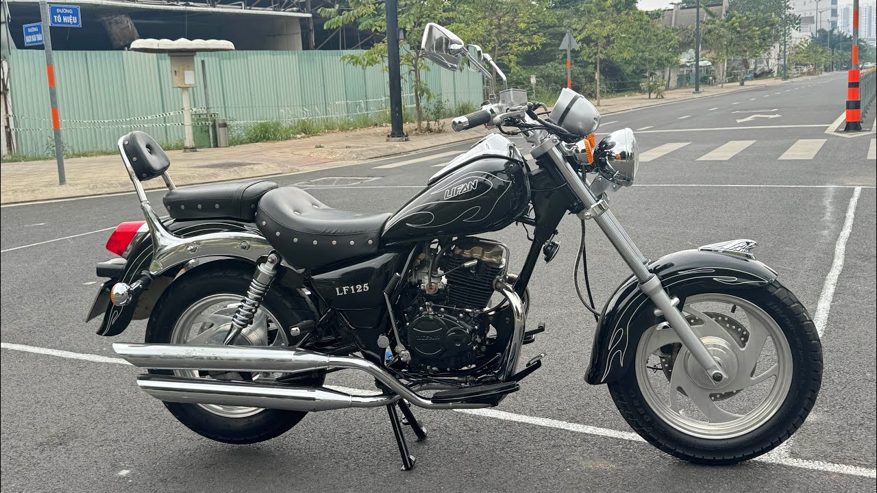 Мотоцикл Lifan 125cc, практически новый (99%), пробег всего 5000 км, как новый, зарегистрирован в...