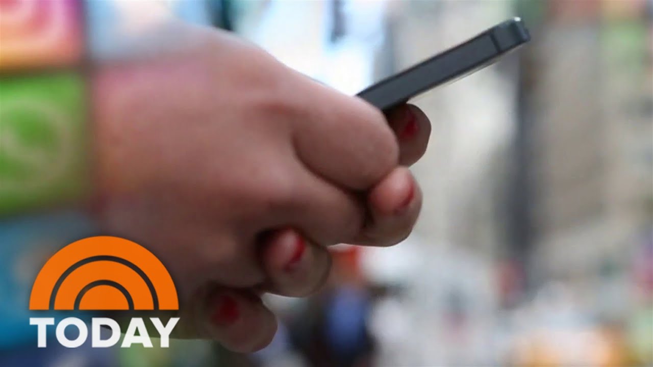 Experts release guidelines on teen screen time, social media limits