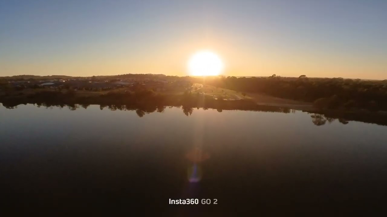 Catalina Cruising over the lake