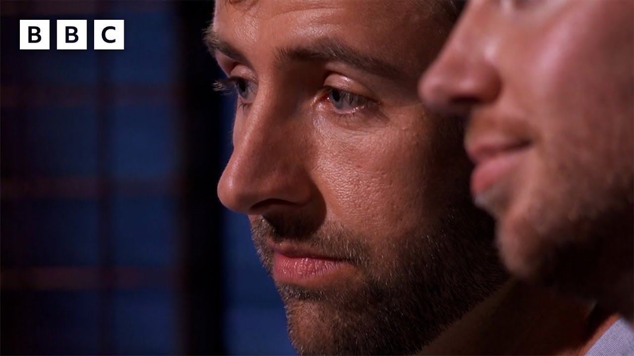 Can green mobile tech charm the Dragons? 📱- Dragons’ Den | BBC