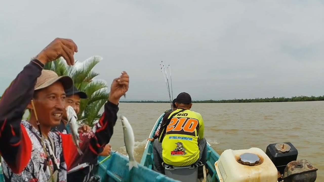 Kedatangan Tamu dari Tasikmalaya,ingin mencoba sensasi strike ikan blanak.