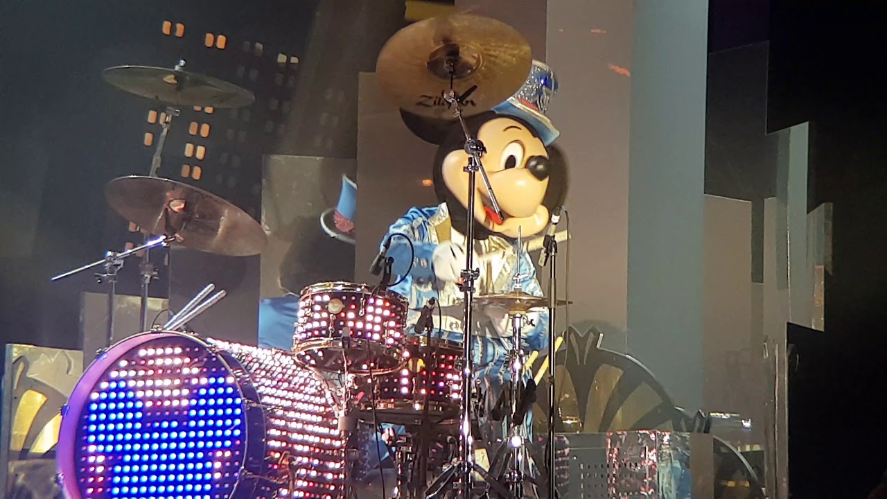 Disneyland Paris, Mickey's Christmas Big Band 2017 - Mickey's solo