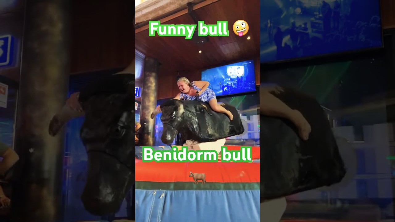 Funny bull 🤪| Benidorm bull | mechanical bull riding | bull riding Benidorm | girls bull riders