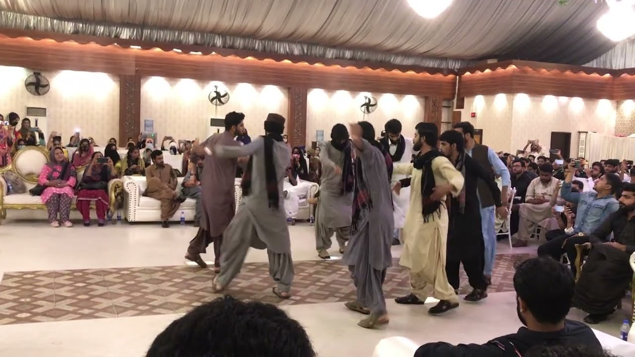 Karachi University Baloch Student's Balochi Cultural And Traditional Dance (2Chaapi)