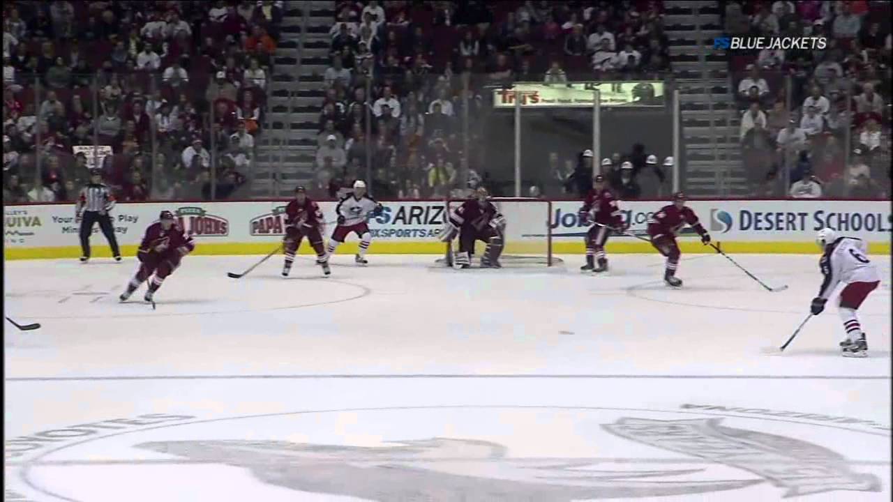 Boyd Gordon blocking 2 pucks. Columbus Bluejackets vs Phoenix Coyotes 4/3/12 NHL Hockey