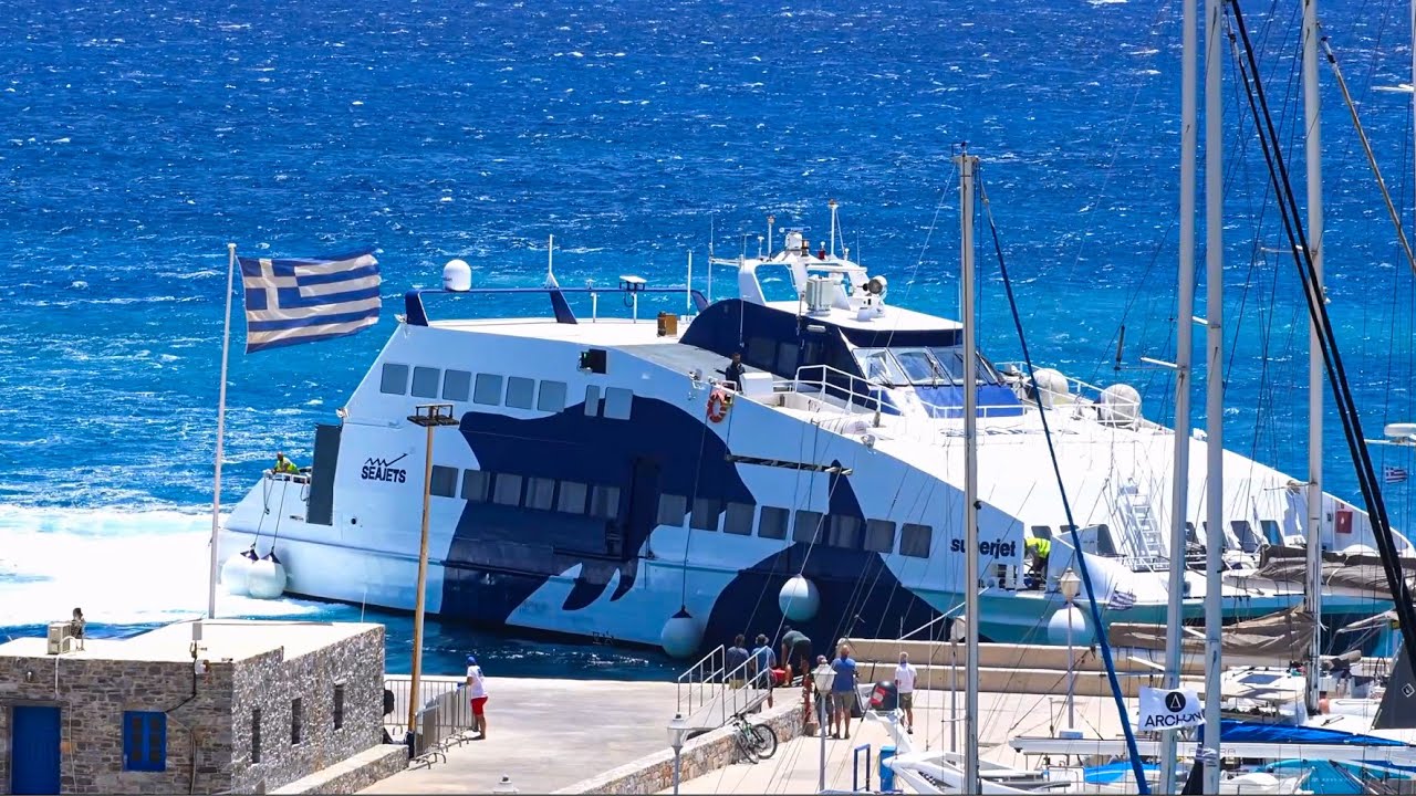 Διπλή προσπάθεια του Superjet για να δέσει στο Κουφονήσι λόγω ισχυρών ανέμων! Arrival at Koufonisi