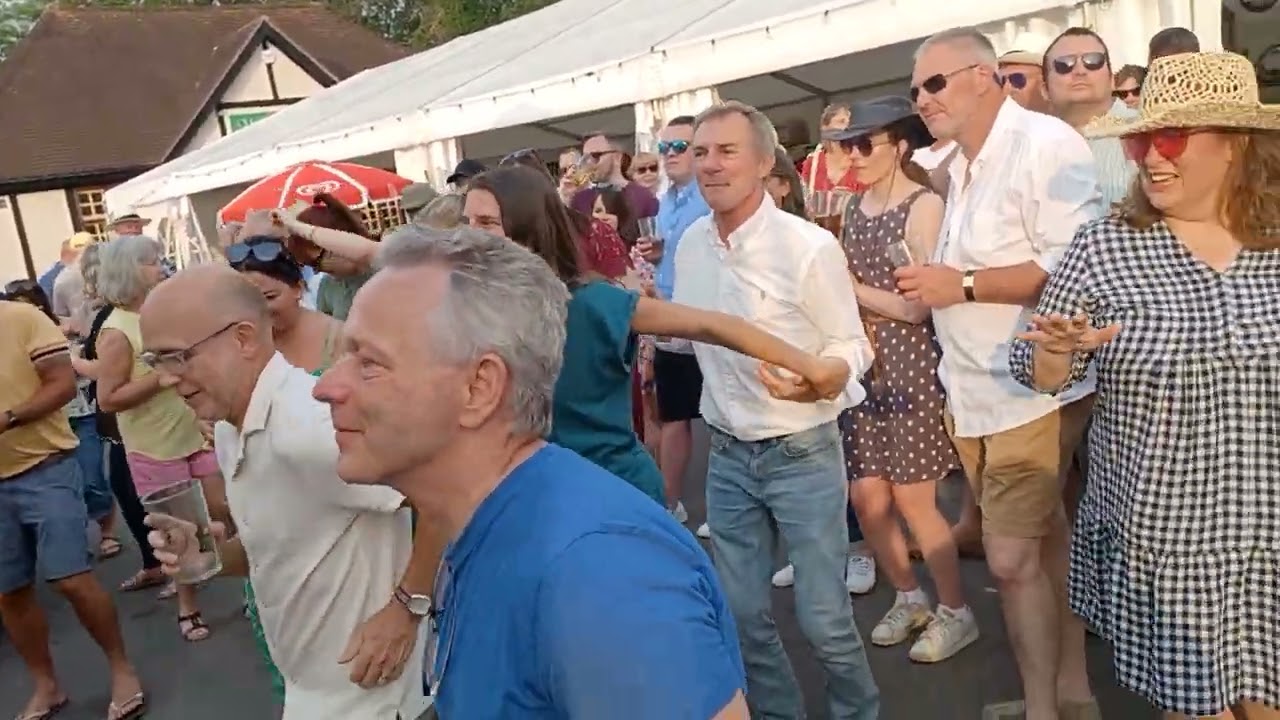 SKA SONIC, feat Clive Alive, performing, Long Shot Kick e Bucket