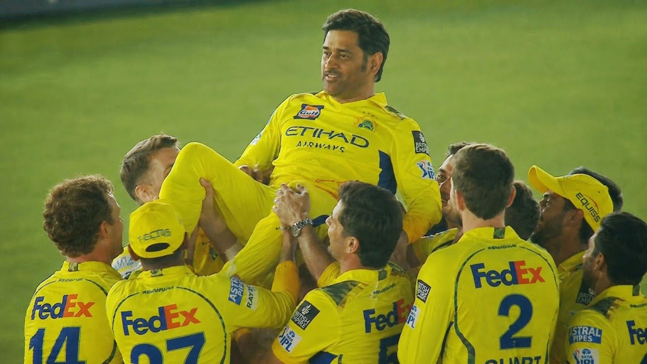 CSK players carried MS Dhoni on shoulders and gave farewell to him at Chepauk Stadium in IPL 2026
