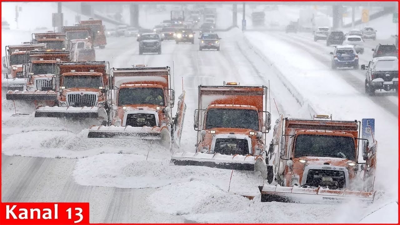 Record snowfall grips Moscow for third consecutive day