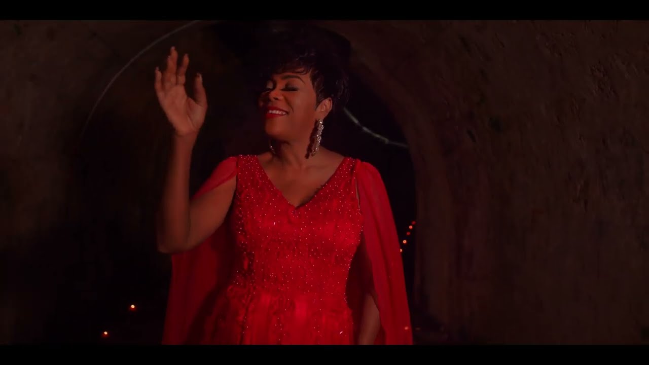 Dominique Zorobabel Le sang de Jésus (Clip Officiel)