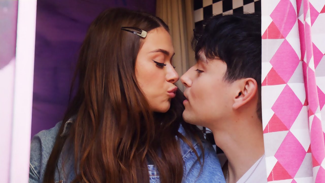 Sylwia Przybysz - Bądź Tu Ze Mną [Official Music Video]