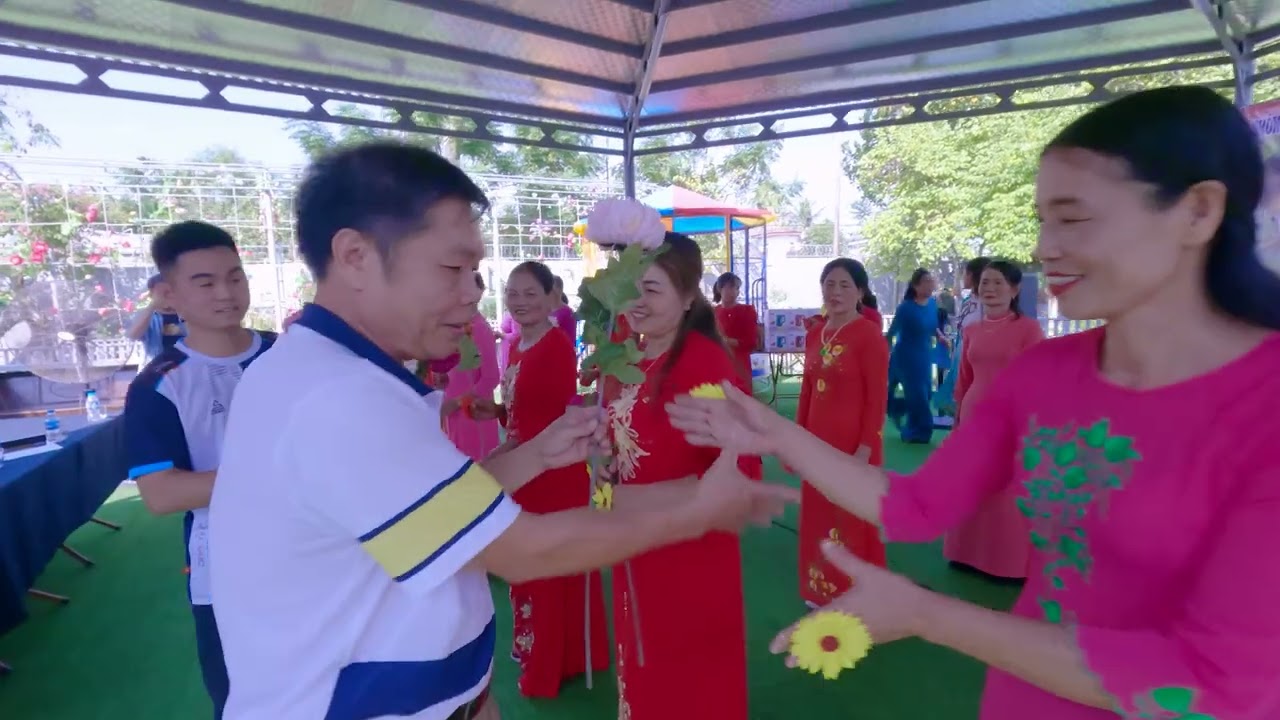 U60 tham gia cuộc thi 