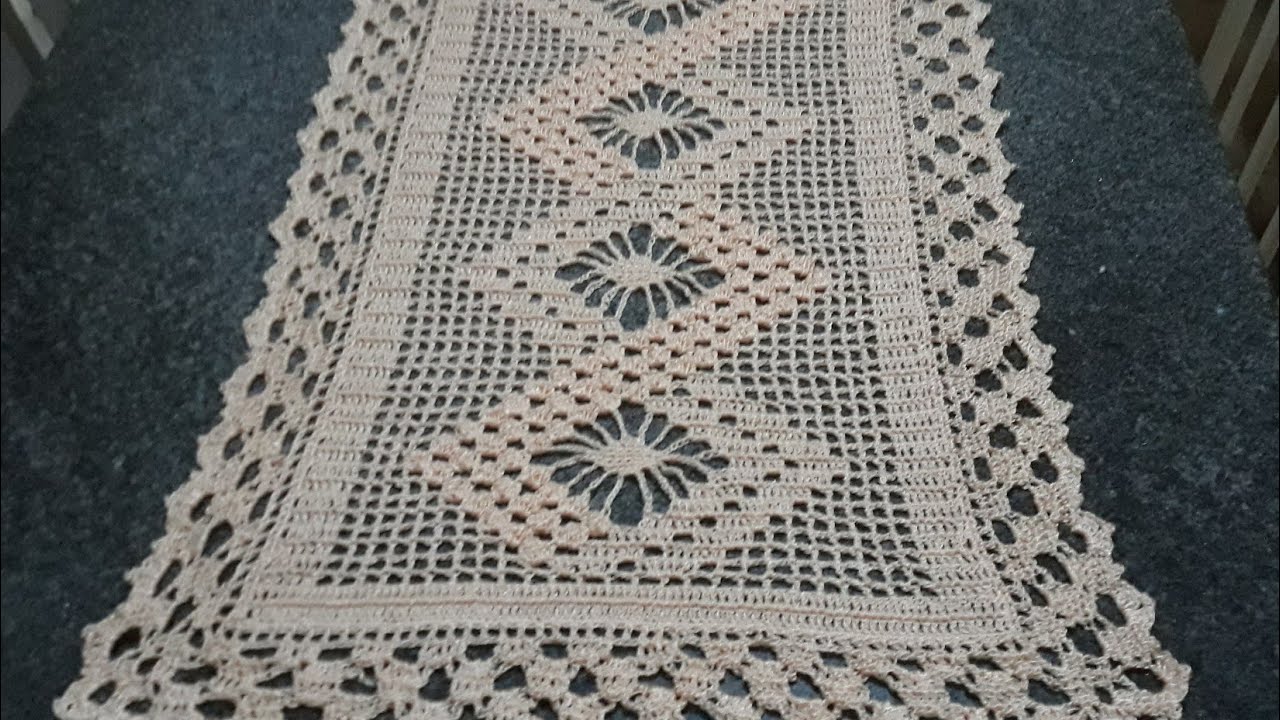 Caminho de mesa em crochê - ponto pipoca e aranha - parte 2/4