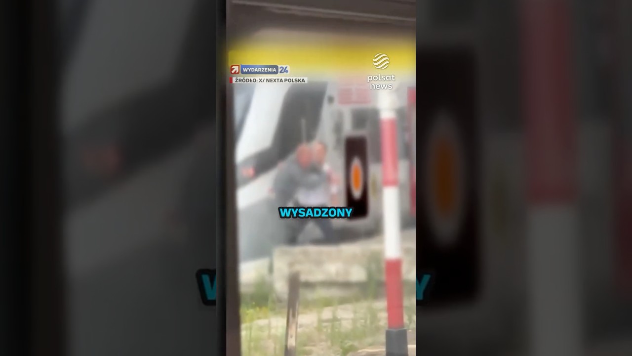 Bijatyka na peronie. Agresywny pasażer pobity przez konduktora