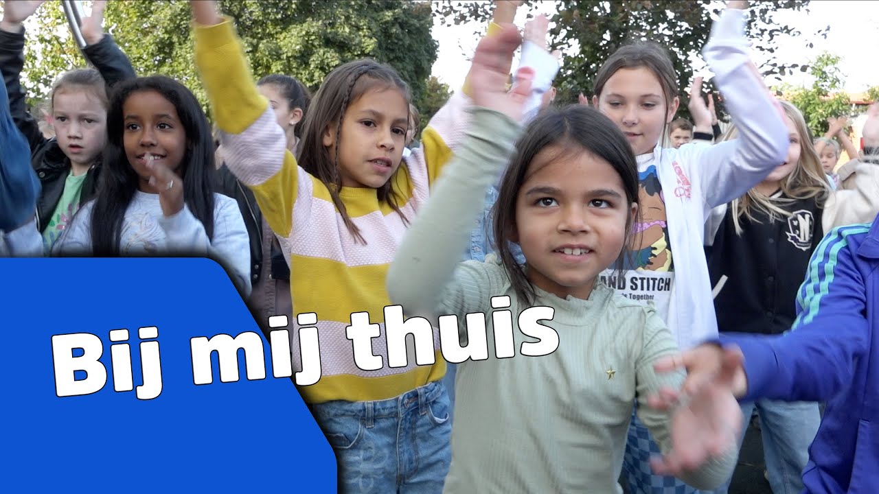 Kinderen voor Kinderen - Bij Mij Thuis *LIVE* (dansvideo De Lettertuin) Kinderboekenweek 2023