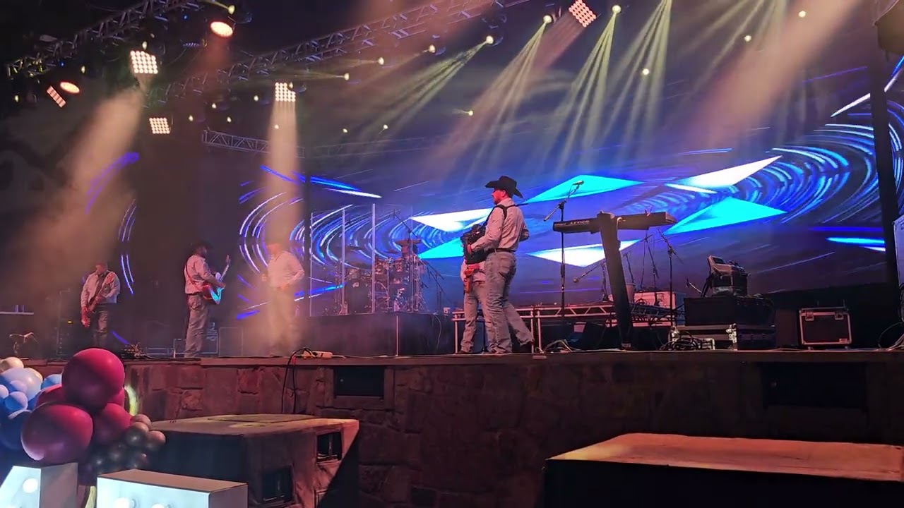 Nacho Galindo Jr y su Conjunto Vencedor en La Hacienda Event Center de Odessa, TX. 