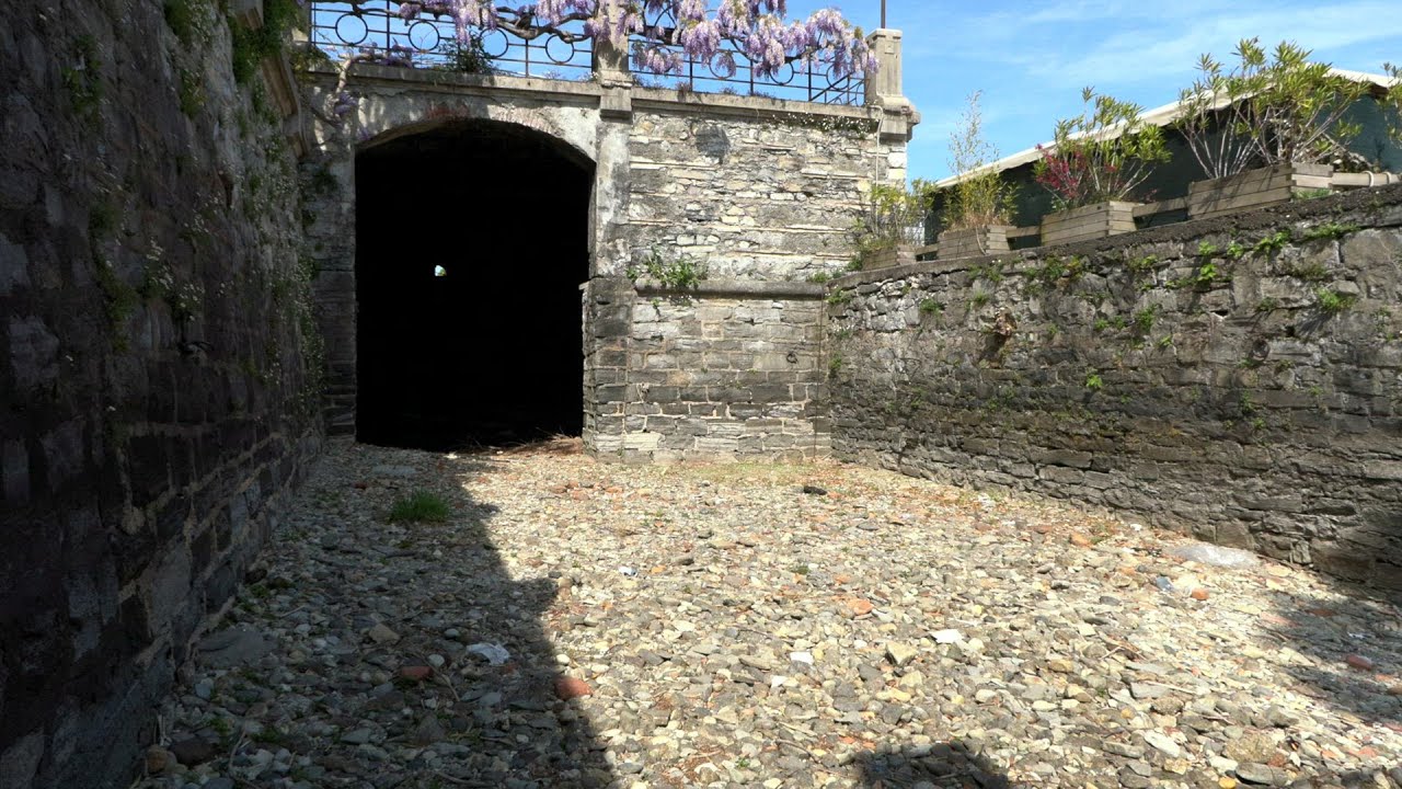 Siccità sul Lago di Como: darsena completamente in secca