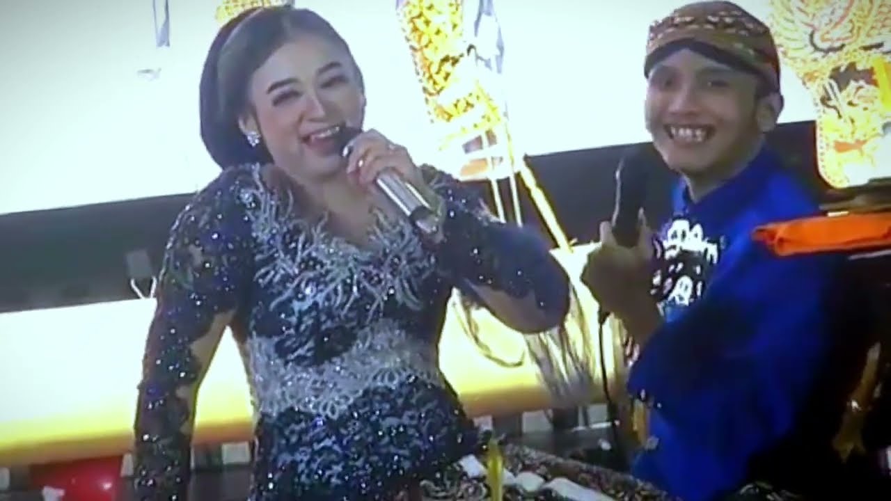 GEMES BANGET LIHAT NIKEN MANJA SAMA KI AKBAR