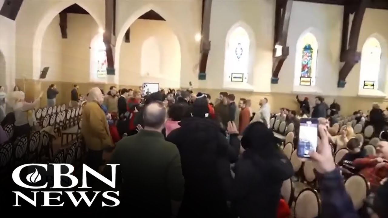 Children Terrified as Anti-ICE Mob Storms Minnesota Church to Target Pastor: 'Despicable'