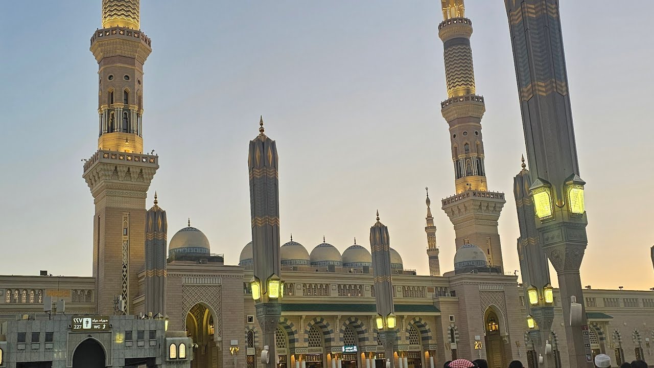 Senja di Masjid Nabawi 