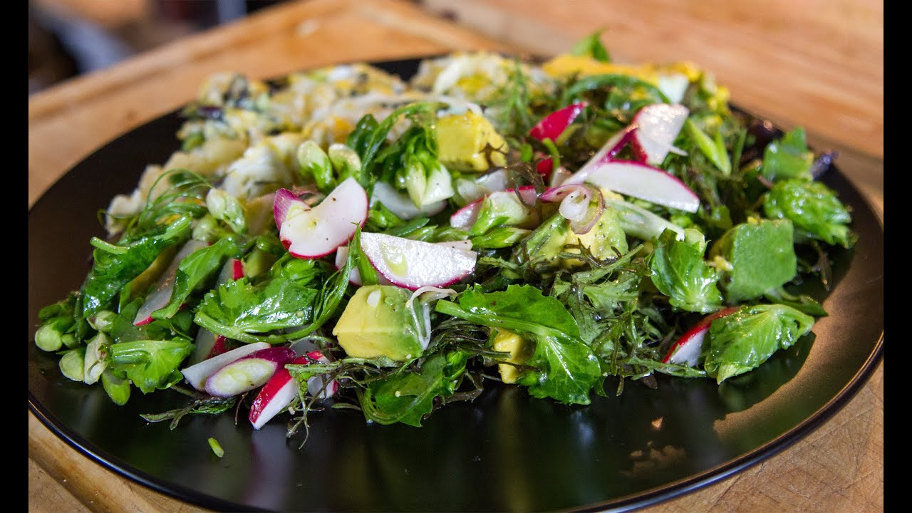 Marbled Scrambled Eggs and Breakfast Salad