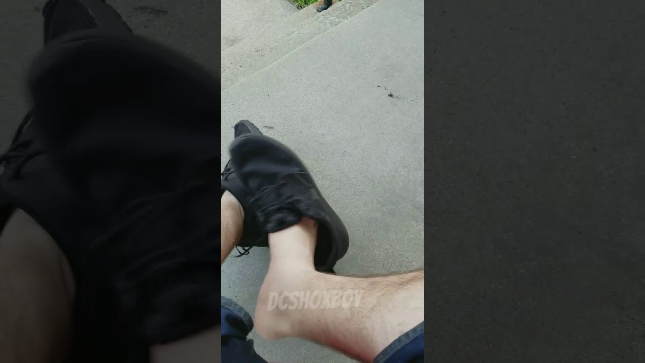 Nike roshe triple black shoe play sockless