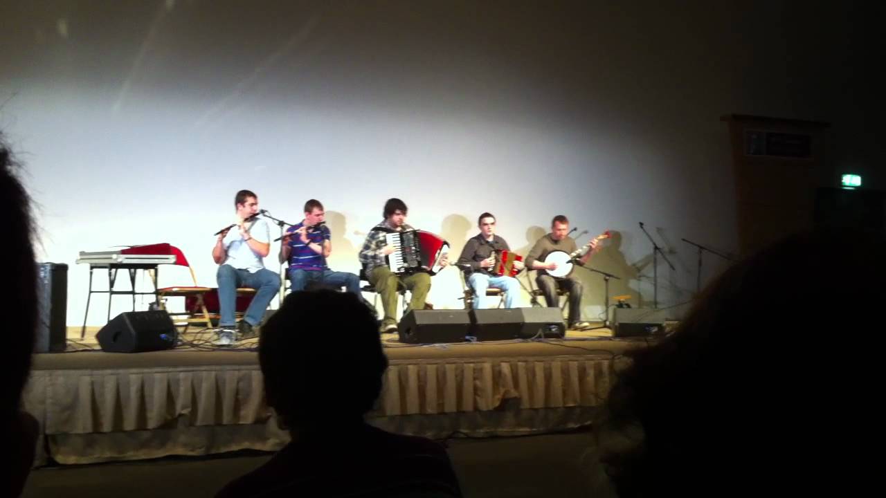 Barndance and jigs by NUIG TradSoc Arts in action concert