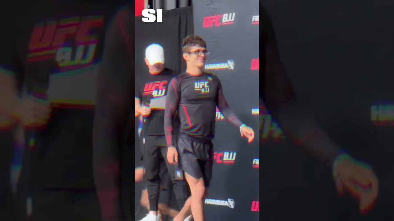 Майки Мусумечи взвешивается перед первой защитой титула UFC по бразильскому джиу-джитсу | Sports ...
