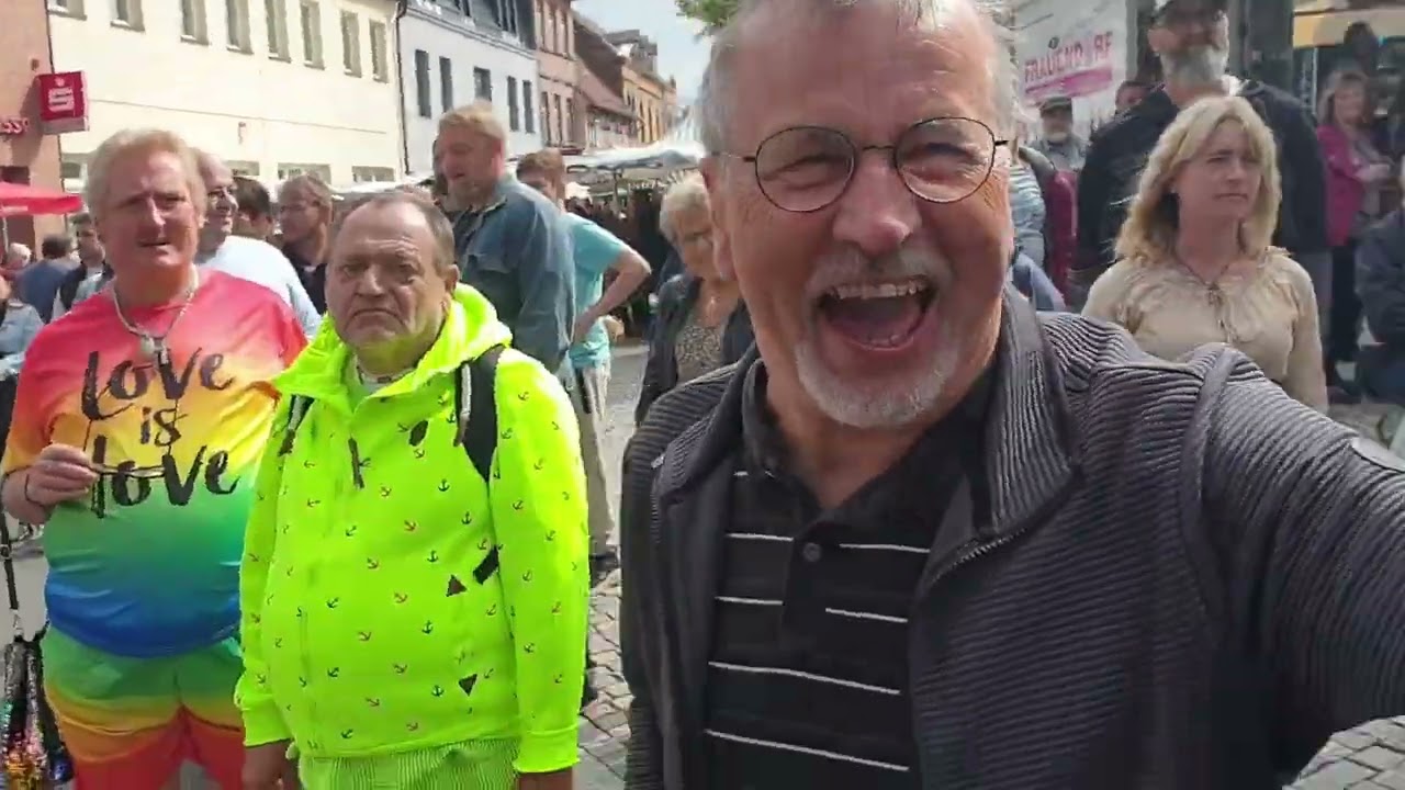 Hohenmölser Herbstmarkt, am Freitag im September 2025. Vom Altmarkt zum Marktplatz.
