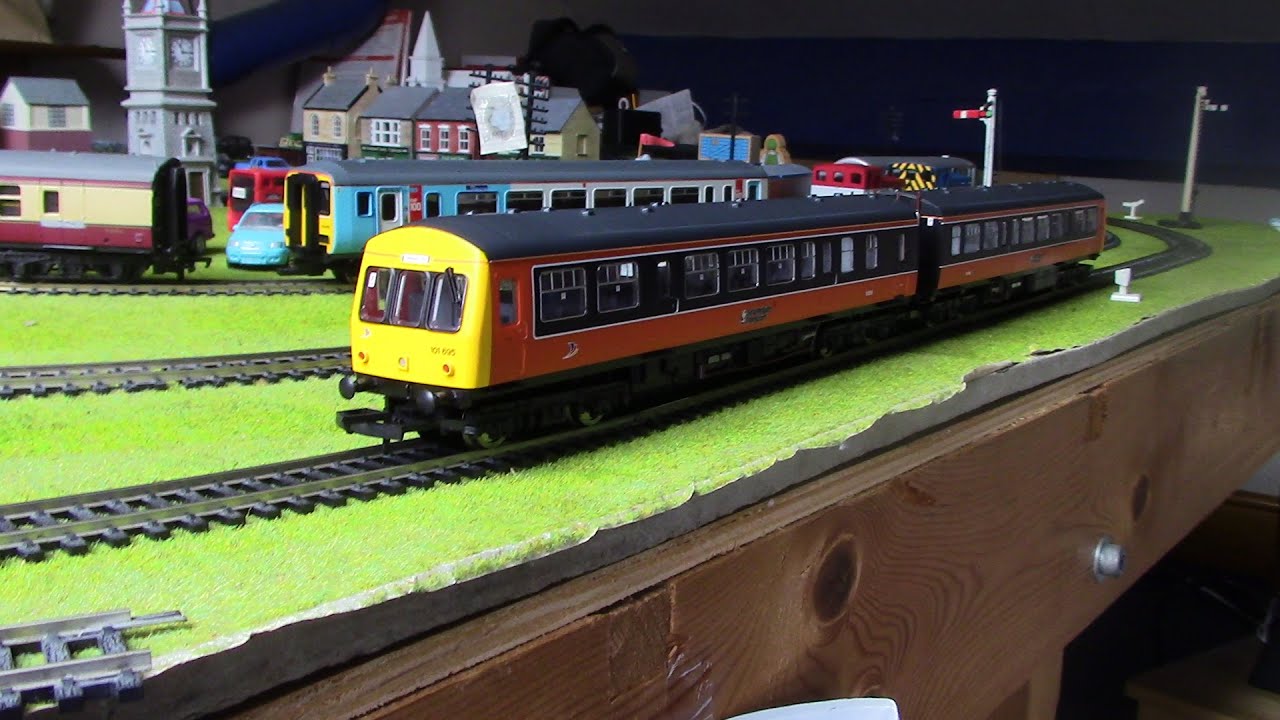 Hornby Railroad Class 101 unboxing and review