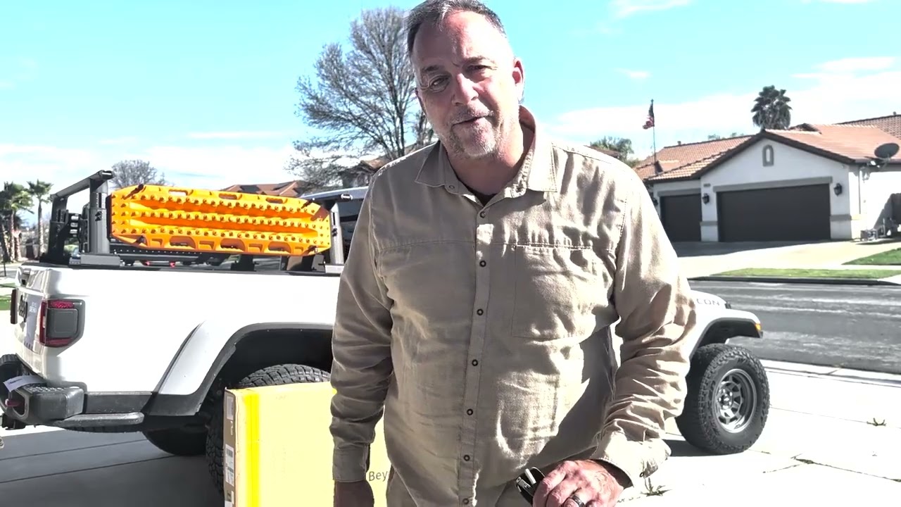 Affordable hard tri fold bed cover for small trucks