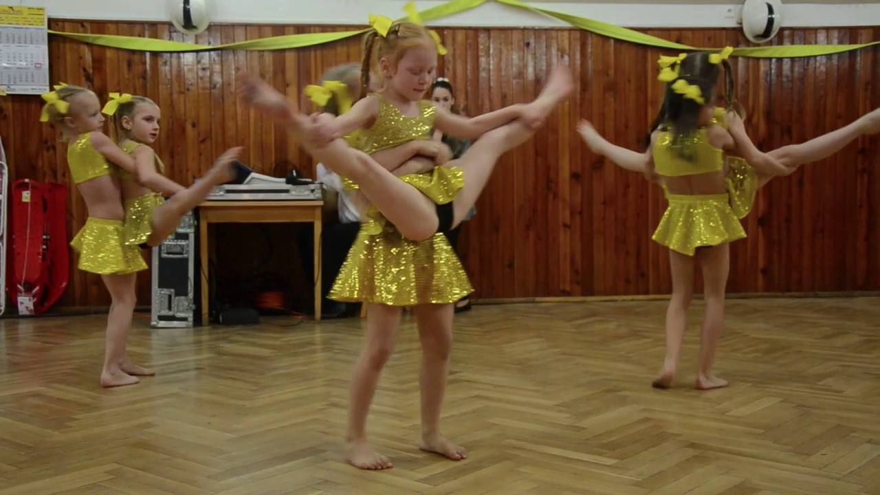 Gymnastický klub GRACEFUL Hodonín - vystoupení ples hasičů Milotice