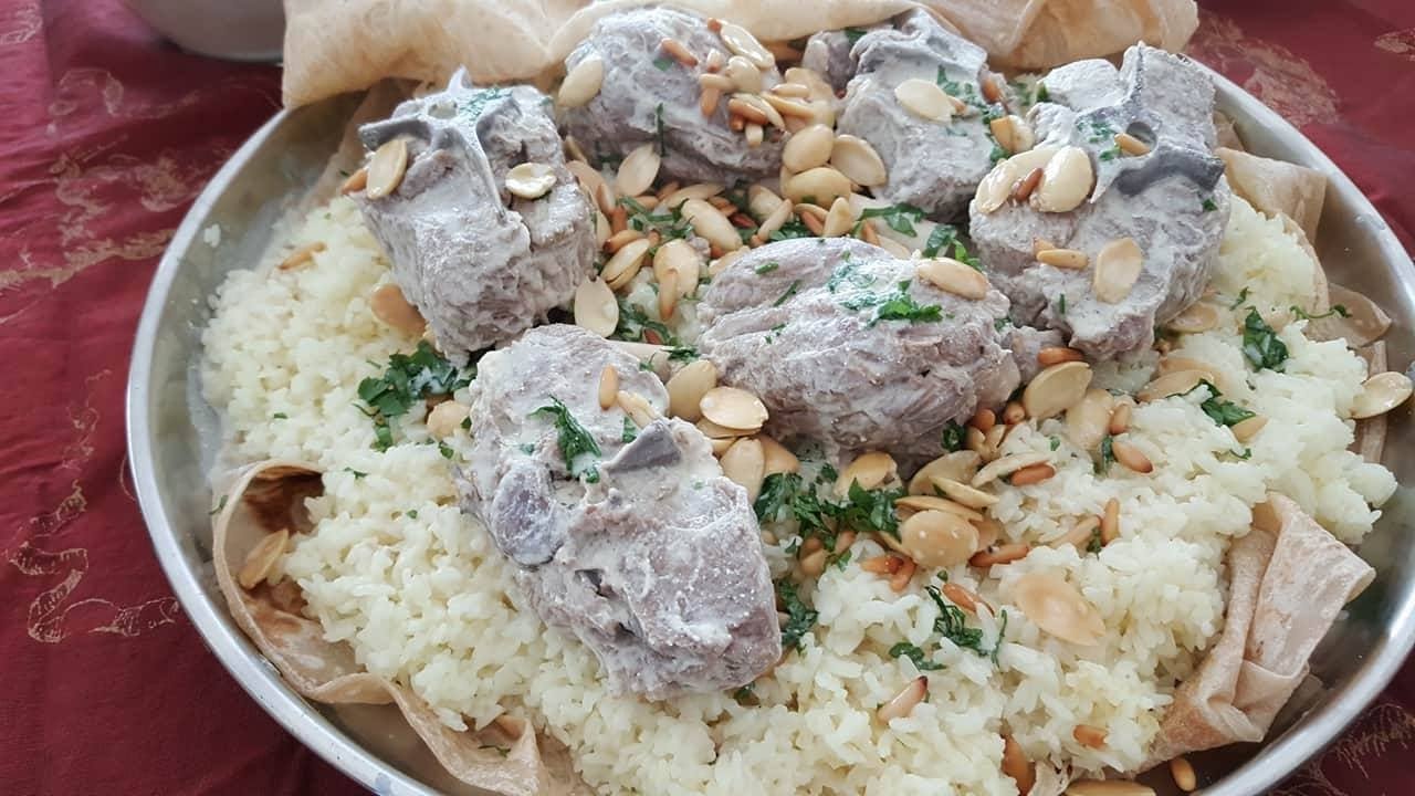 المنسف الاردني بالجميد الكركي (الطريقه الاصليه )Jordanian  mansaf 🍽🍽 (English subtitles) no sound ت