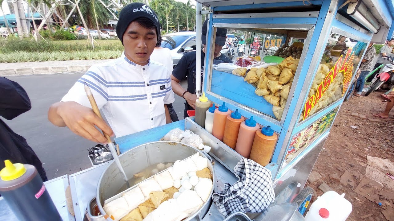 BARU BUKA SAJA SUDAH BANYAK YANG ANTRI BUAT BELI INI !!! INDONESIAN STREET FOOD