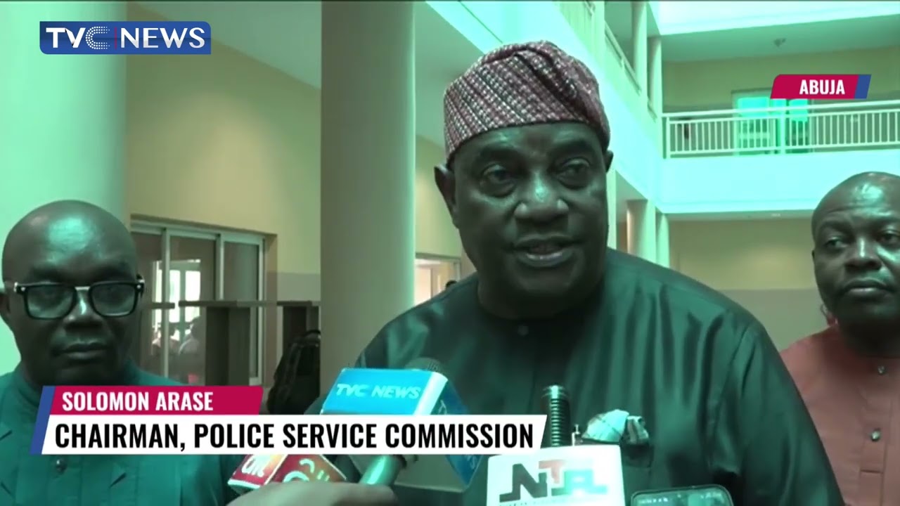 Police Service Commission Chairman Meets Retired Officers