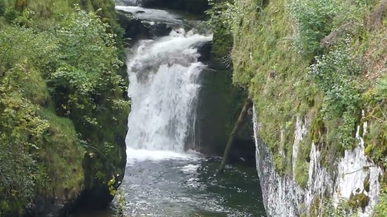 Cascades de Jura  dej tsaws tsag