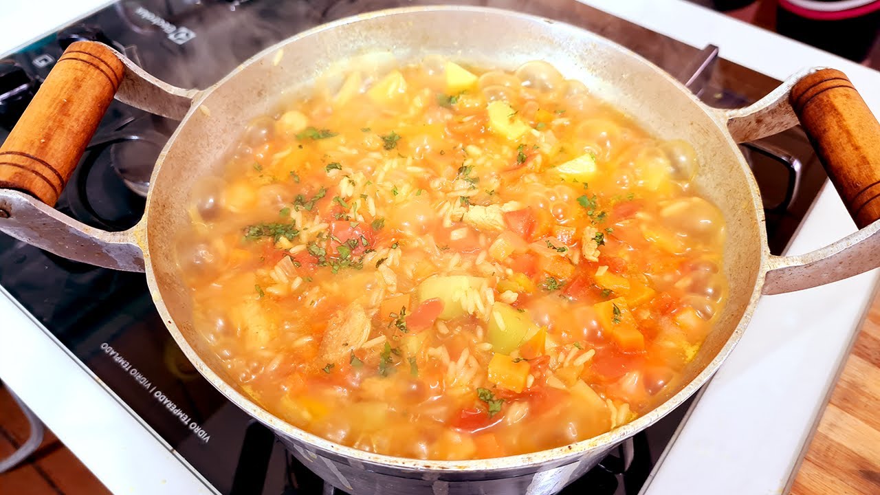 Receita de arroz com pedacinho de frango e legumes numa panela só