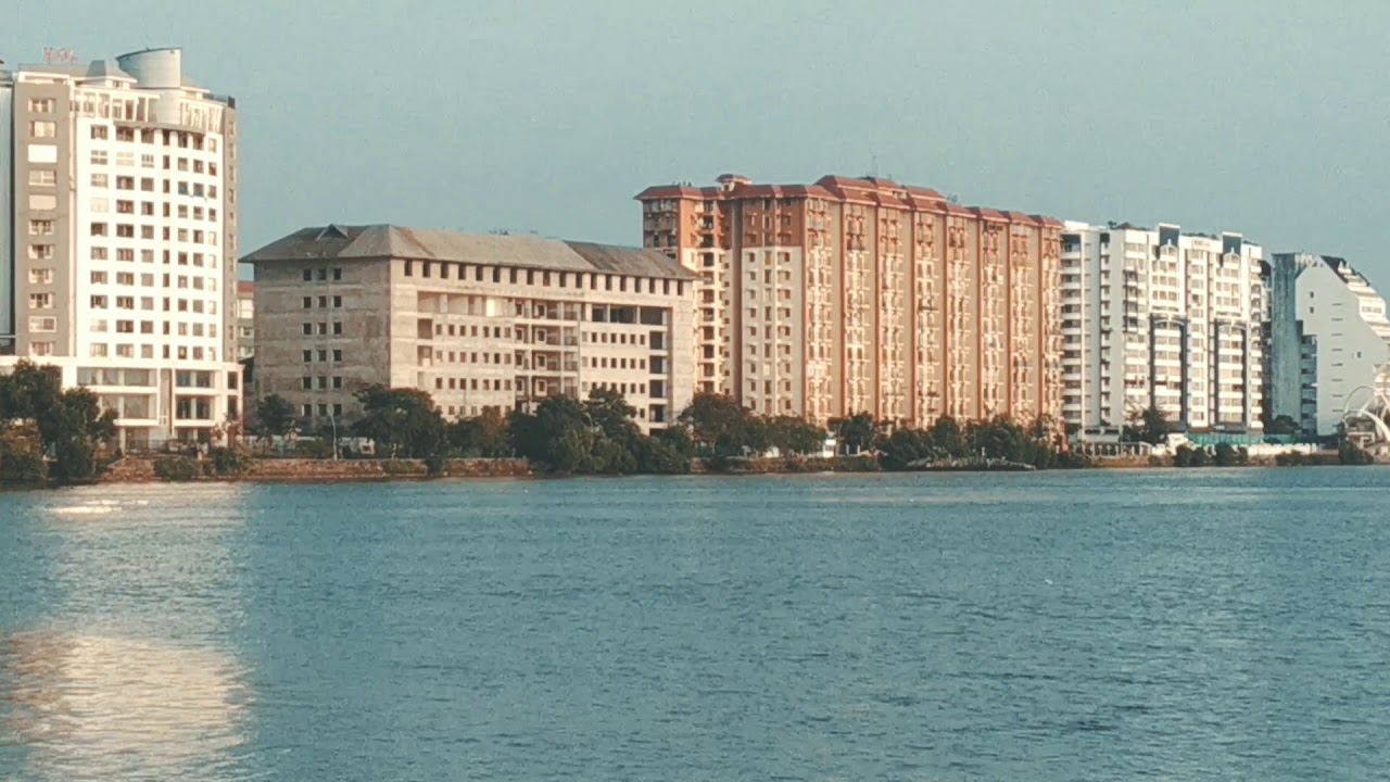 Kochi Backwaters : India's only Marina