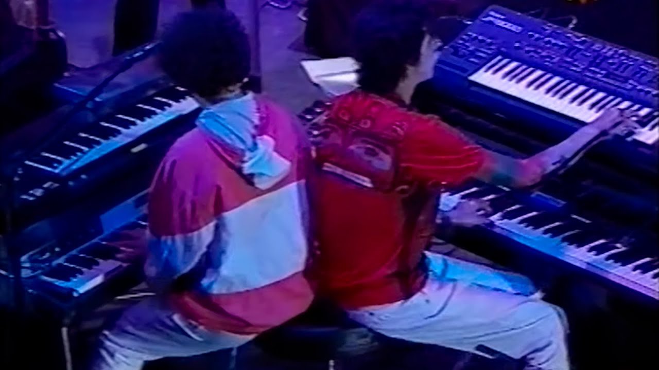 SUI GENERIS ft. Cerati, Paez, Gieco, Aznar - 
