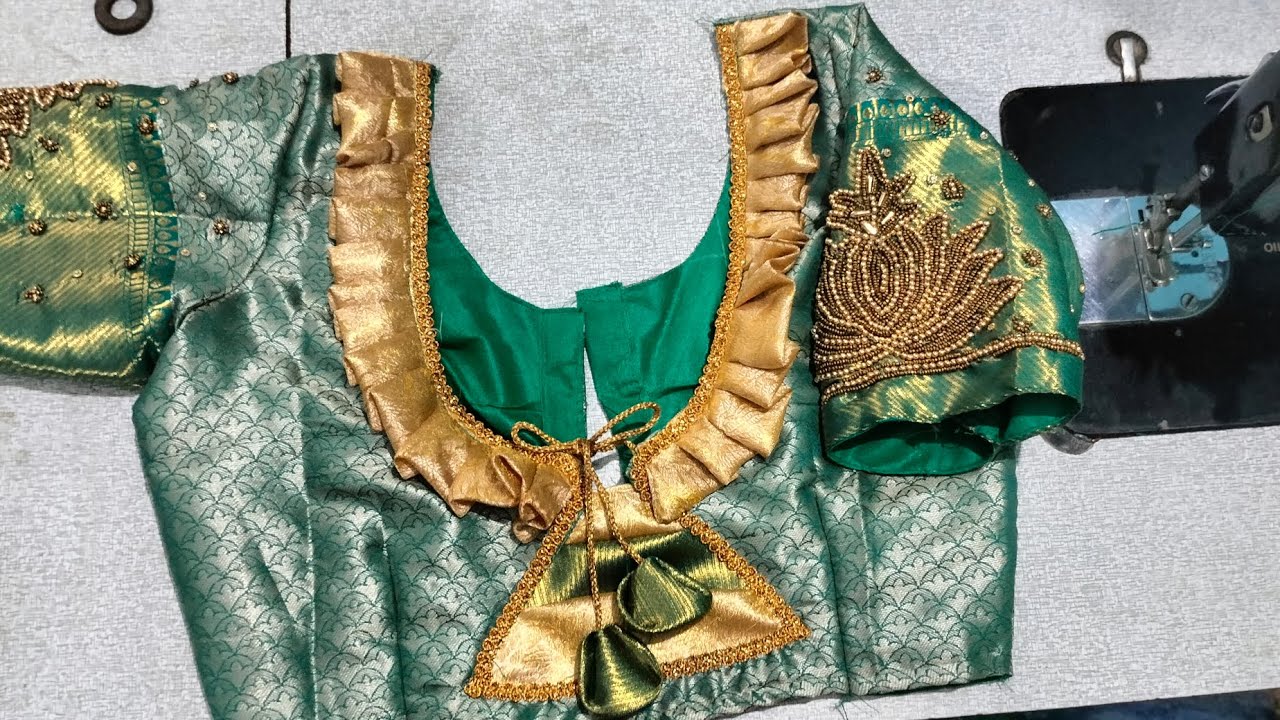 சிம்பிள் பேக் நெக் டிசைன்....