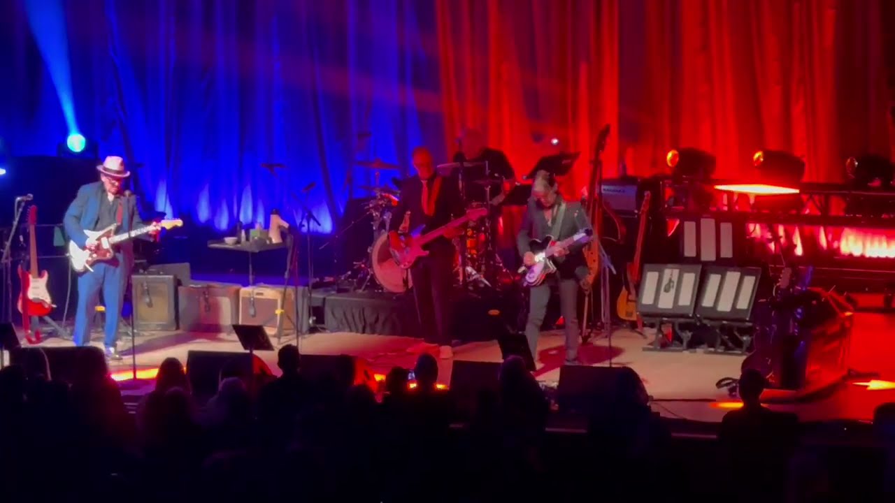 Elvis Costello  - Slow Down  Tilles Center, NY  9/21/25
