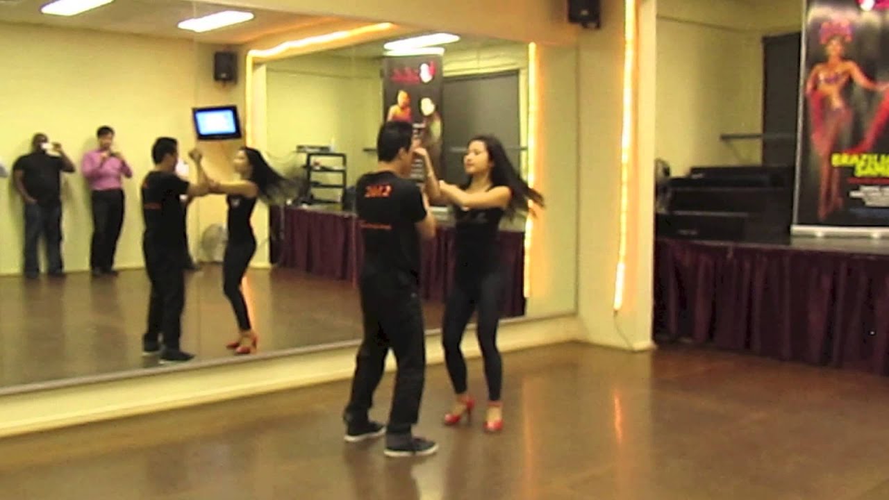 Bachata Turn Pattern: Hand Toss