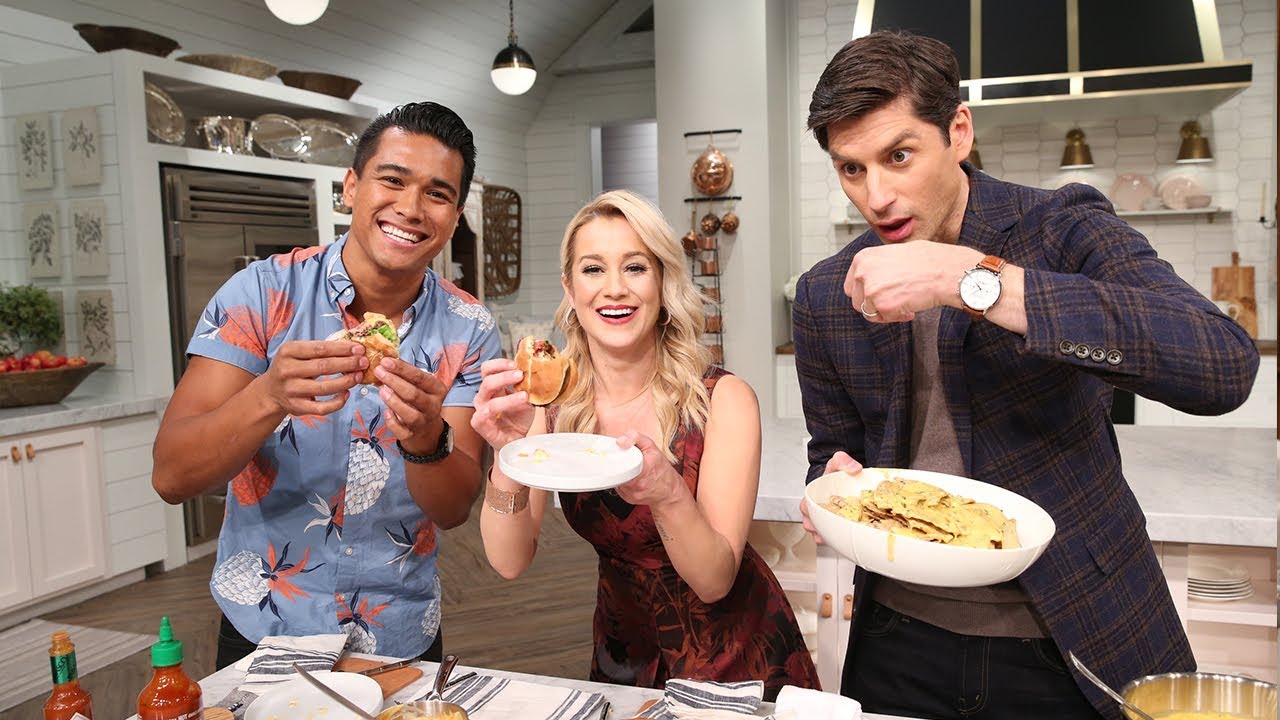 Jordan Andino Puts Queso On Everything! - Pickler & Ben