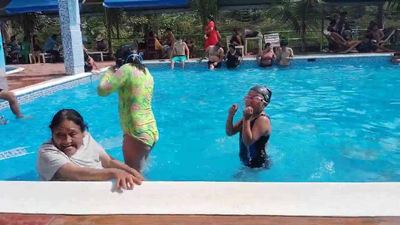 Paseo Piscina San Ramón