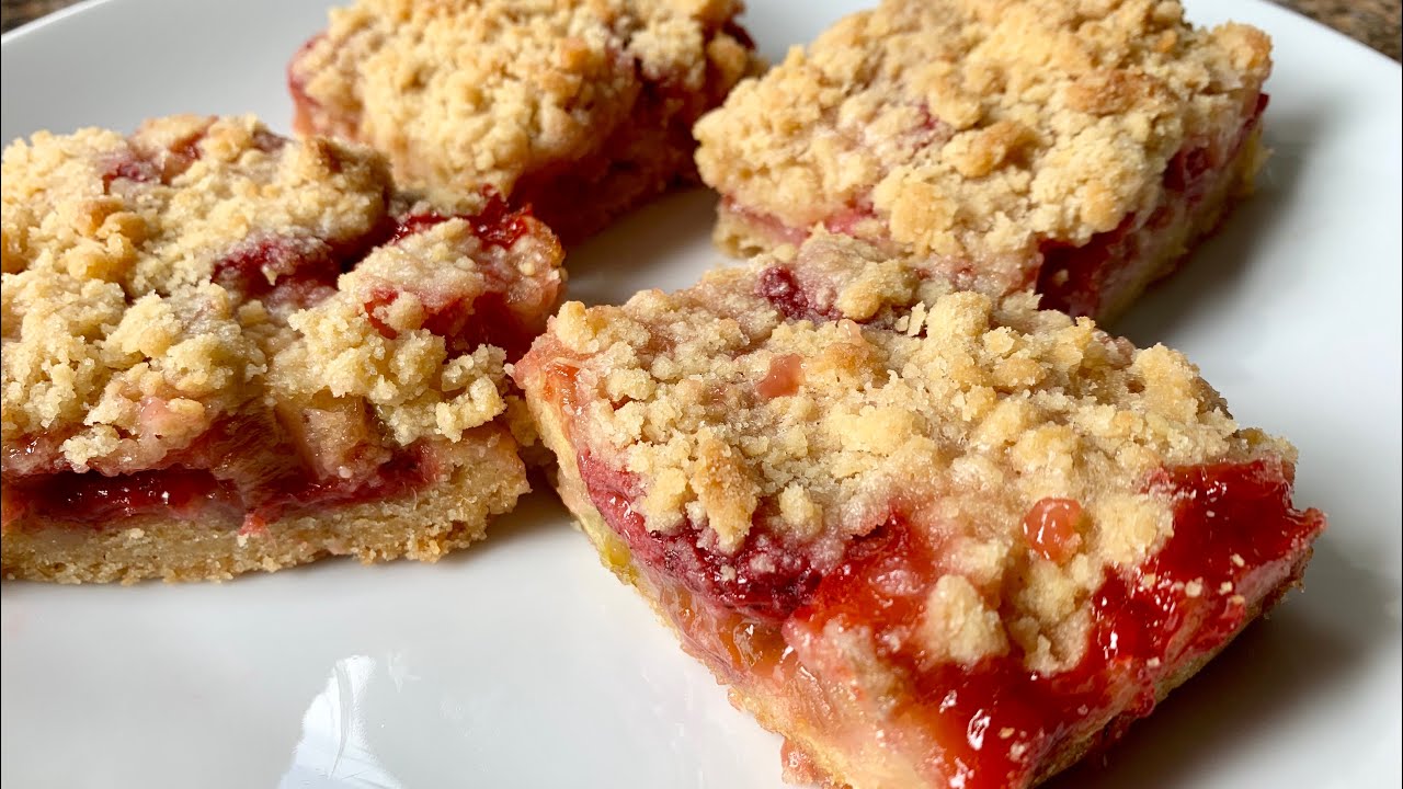 Strawberry Rhubarb Crumble Bars Recipe