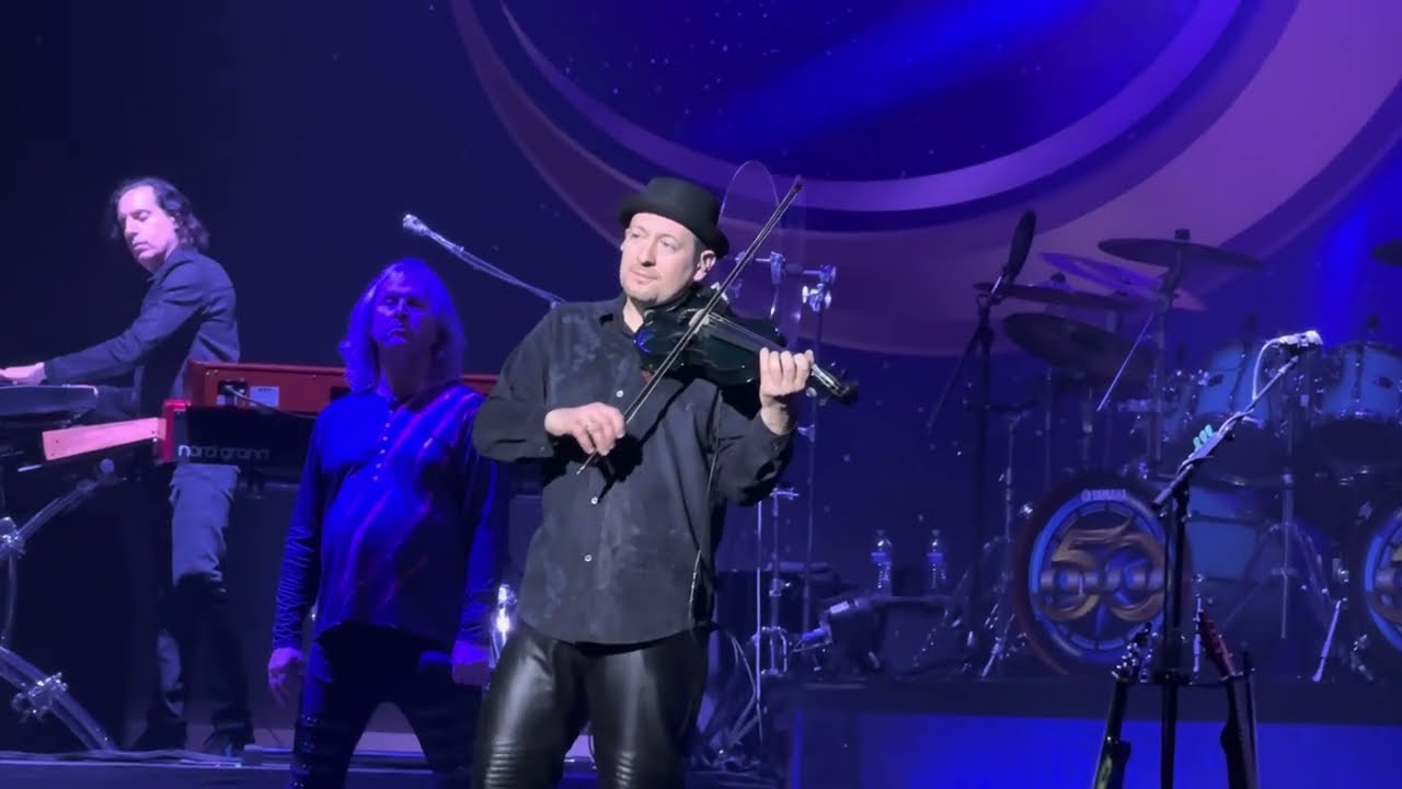 KANSAS perform DUST IN THE WIND live at THE GILLIOZ THEATRE Springfield, MO March 8th, 2024