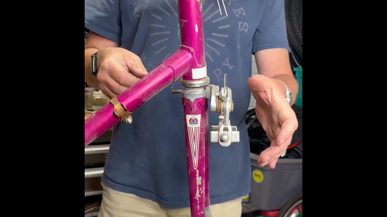 Снять тормоза с моего винтажного шоссейного велосипеда Fuji.